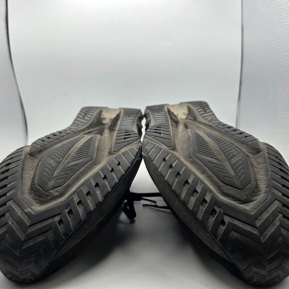 Asics Novablast 5 Mens Size 11.5 Triple Black Athletic Running Shoes Lightweight